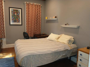 2 Bedroom Apartment with Big Fenced Yard near New York